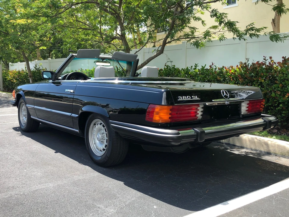 1985 Mercedes-Benz R107 SL-Class - Image 24 of 31