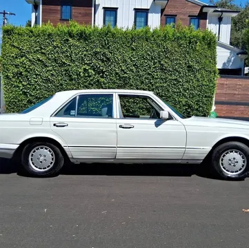 1985 Mercedes-Benz 380SE S-Class Sedan