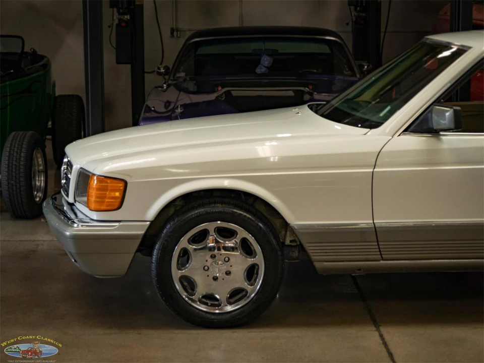 1985 Mercedes-Benz W126 S-Class Sedan - Image 5 of 31