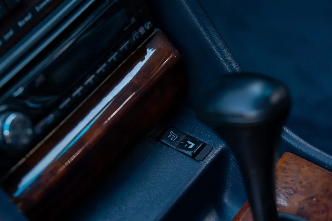 1985 Mercedes-Benz C126 S-Class Coupe - Image 25 of 30