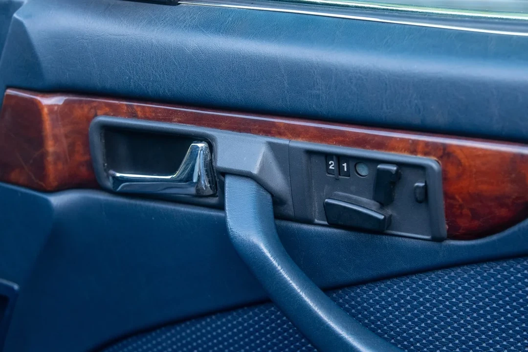 1985 Mercedes-Benz C126 S-Class Coupe - Image 10 of 30