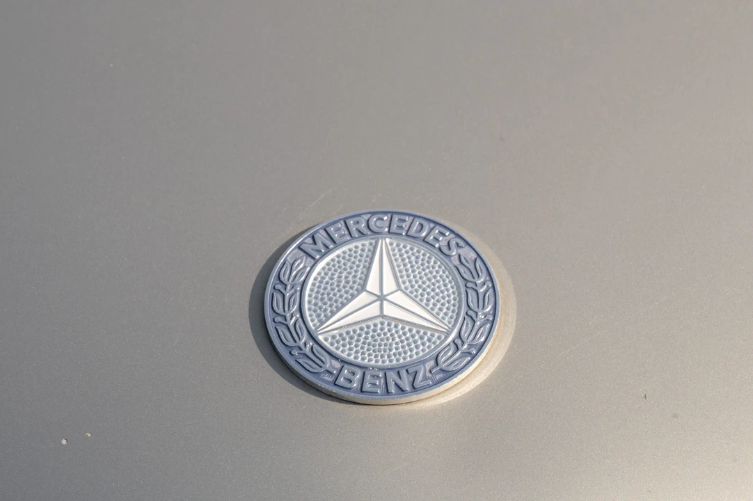 1985 Mercedes-Benz C126 S-Class Coupe - Image 13 of 31