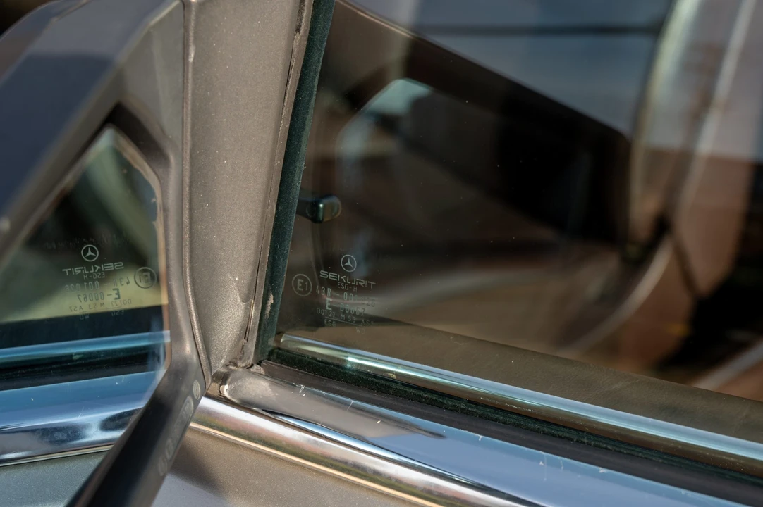 1985 Mercedes-Benz C126 S-Class Coupe - Image 28 of 31