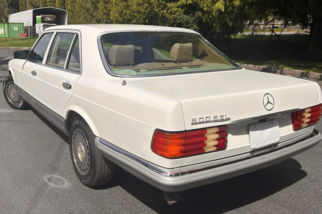 1985 Mercedes-Benz W126 S-Class Sedan - Image 4 of 31