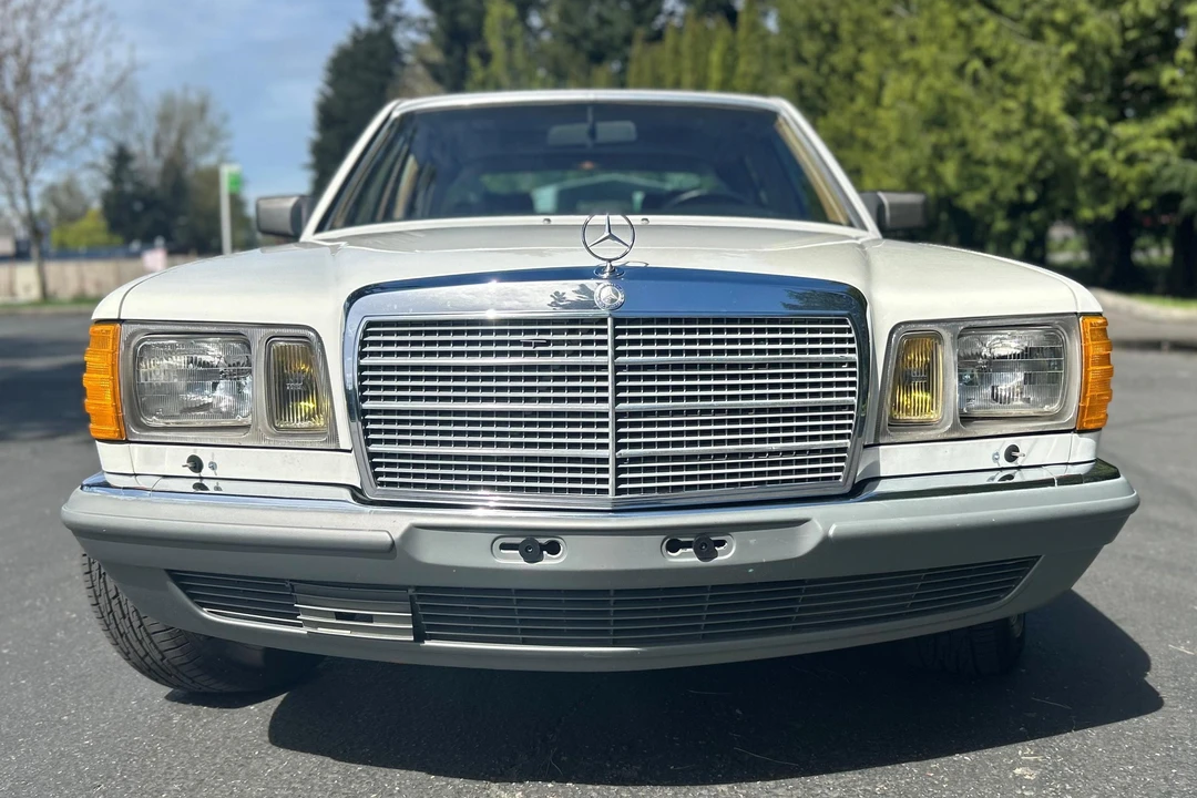 1985 Mercedes-Benz W126 S-Class Sedan - Image 2 of 31
