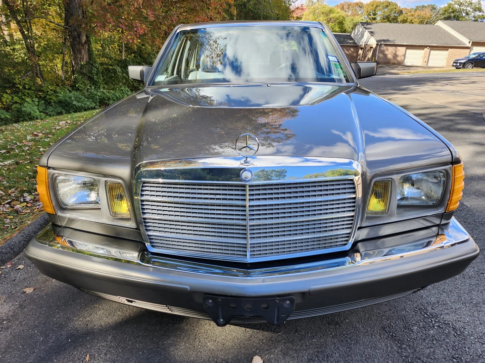 1985 Mercedes-Benz W126 S-Class Sedan - Image 3 of 31