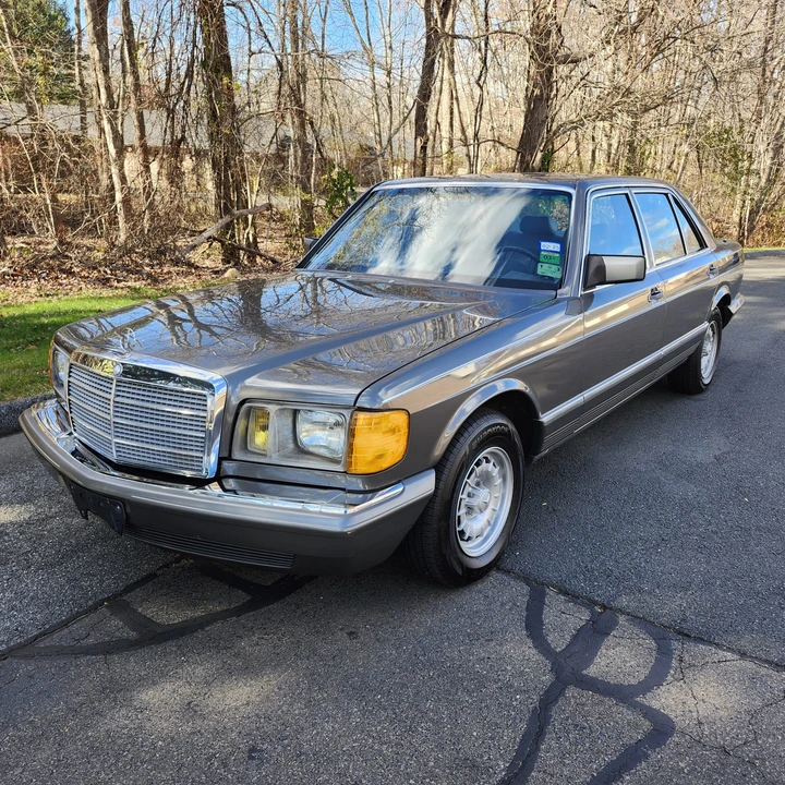 1985 Mercedes-Benz W126 S-Class Sedan - Image 2 of 31