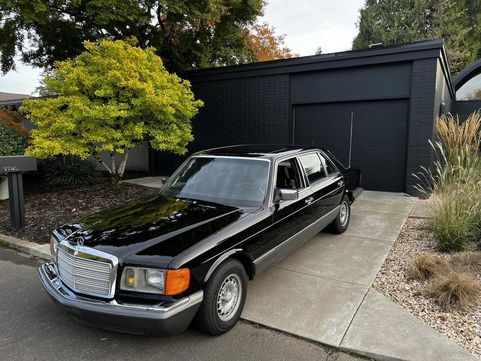 1985 Mercedes-Benz W126 S-Class Sedan - Image 2 of 31