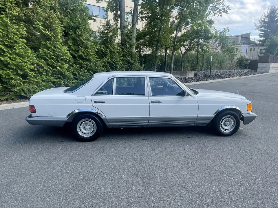 1985 Mercedes-Benz W126 S-Class Sedan - Image 13 of 31