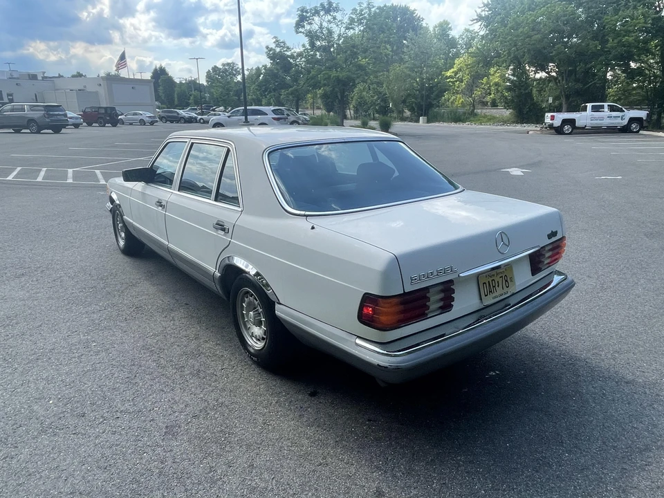 1985 Mercedes-Benz W126 S-Class Sedan - Image 10 of 31
