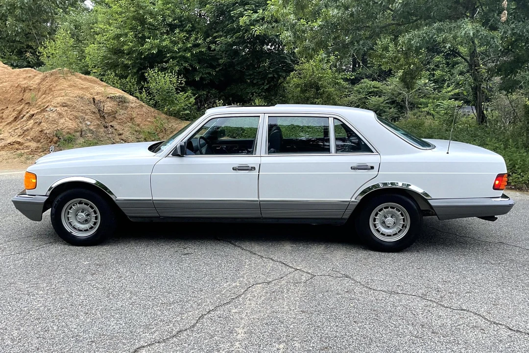1985 Mercedes-Benz W126 S-Class Sedan - Image 3 of 31