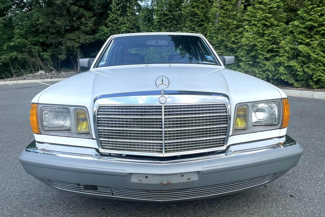1985 Mercedes-Benz W126 S-Class Sedan - Image 2 of 31