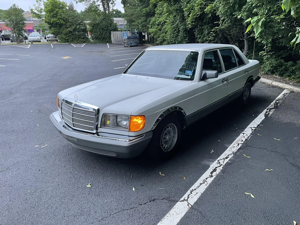 1985 Mercedes-Benz W126 S-Class Sedan - Image 8 of 31