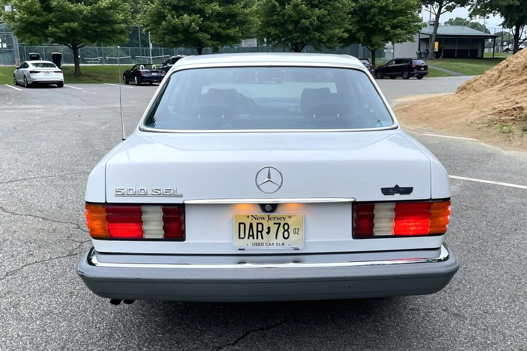 1985 Mercedes-Benz W126 S-Class Sedan - Image 5 of 31