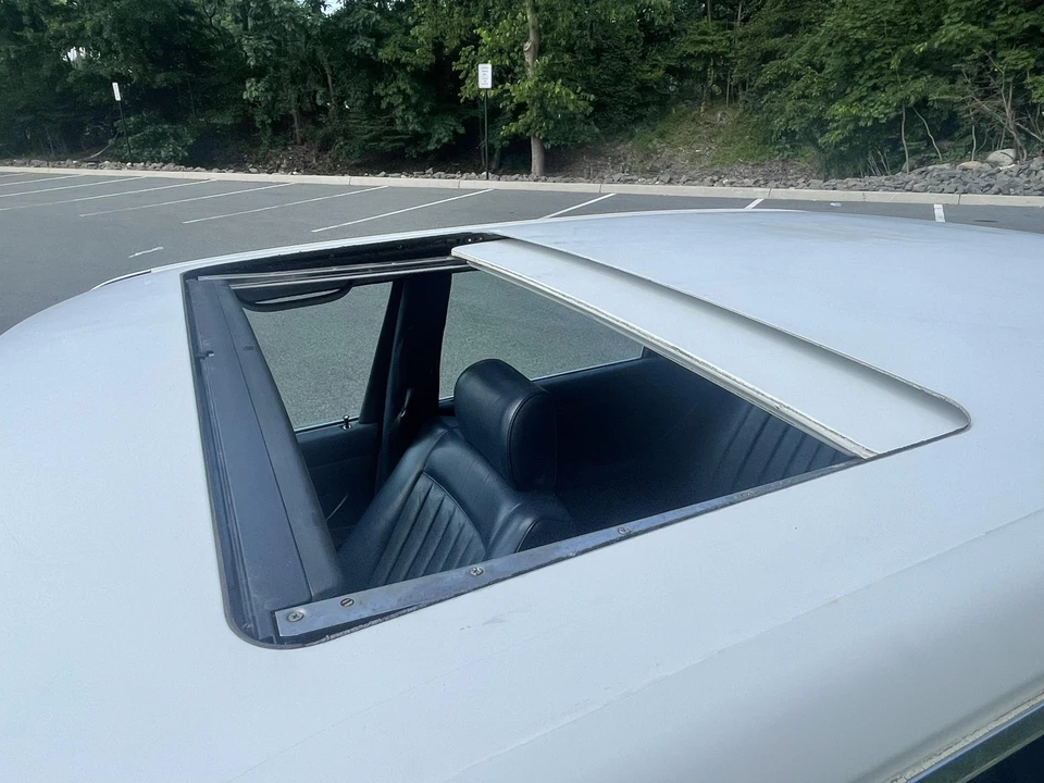 1985 Mercedes-Benz W126 S-Class Sedan - Image 22 of 31