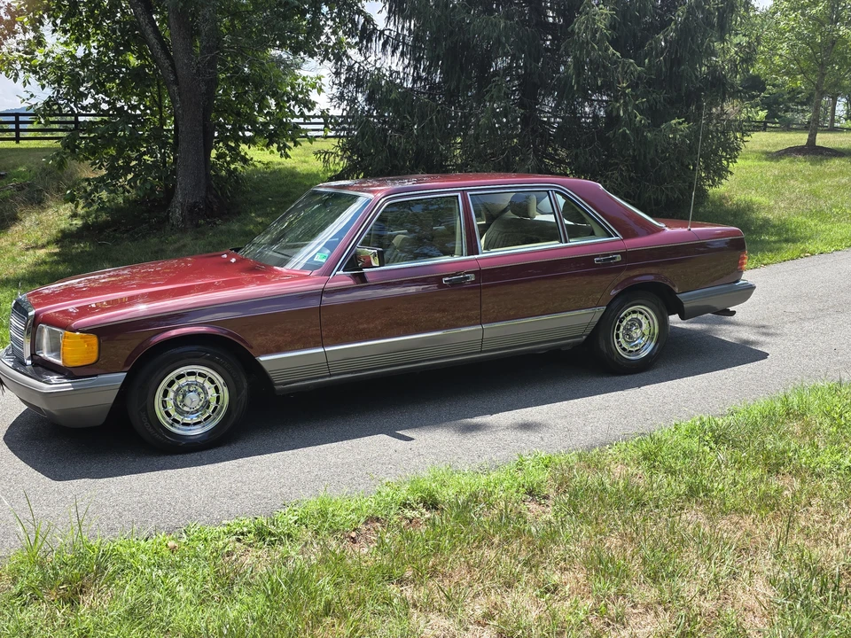 1985 Mercedes-Benz W126 S-Class Sedan - Image 3 of 31