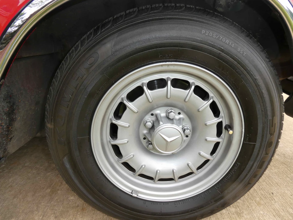 1985 Mercedes-Benz R107 SL-Class - Image 18 of 31