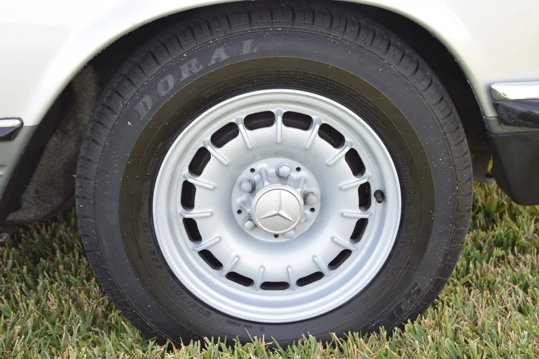 1985 Mercedes-Benz R107 SL-Class - Image 19 of 31