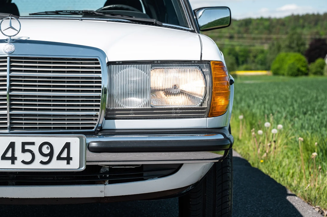 1985 Mercedes-Benz W124 E-Class - Image 11 of 31
