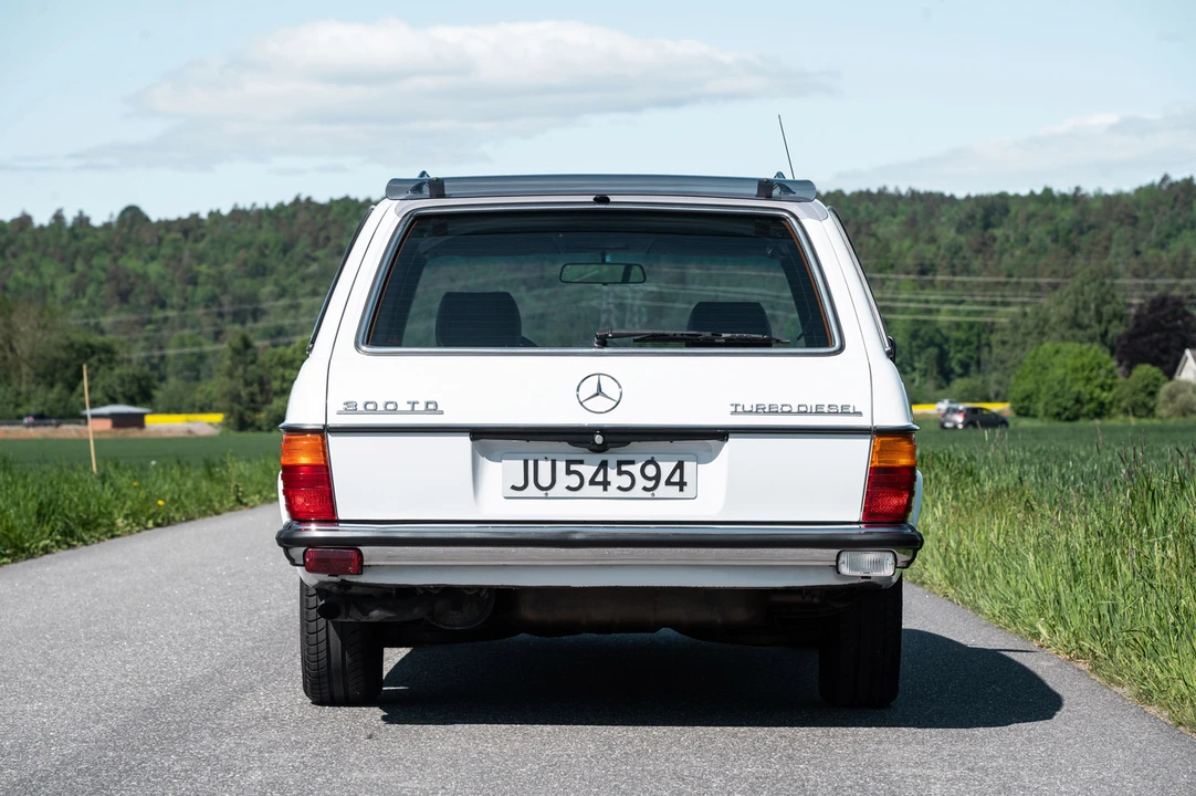 1985 Mercedes-Benz W124 E-Class - Image 6 of 31