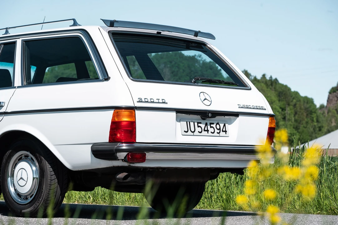 1985 Mercedes-Benz W124 E-Class - Image 14 of 31
