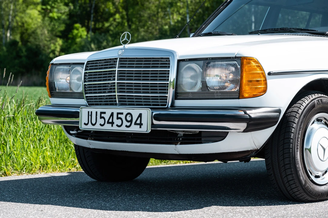 1985 Mercedes-Benz W124 E-Class - Image 19 of 31
