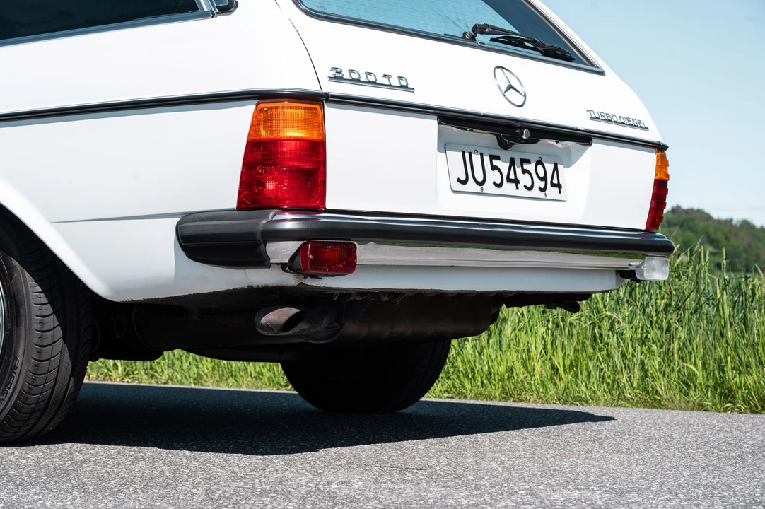 1985 Mercedes-Benz W124 E-Class - Image 23 of 31