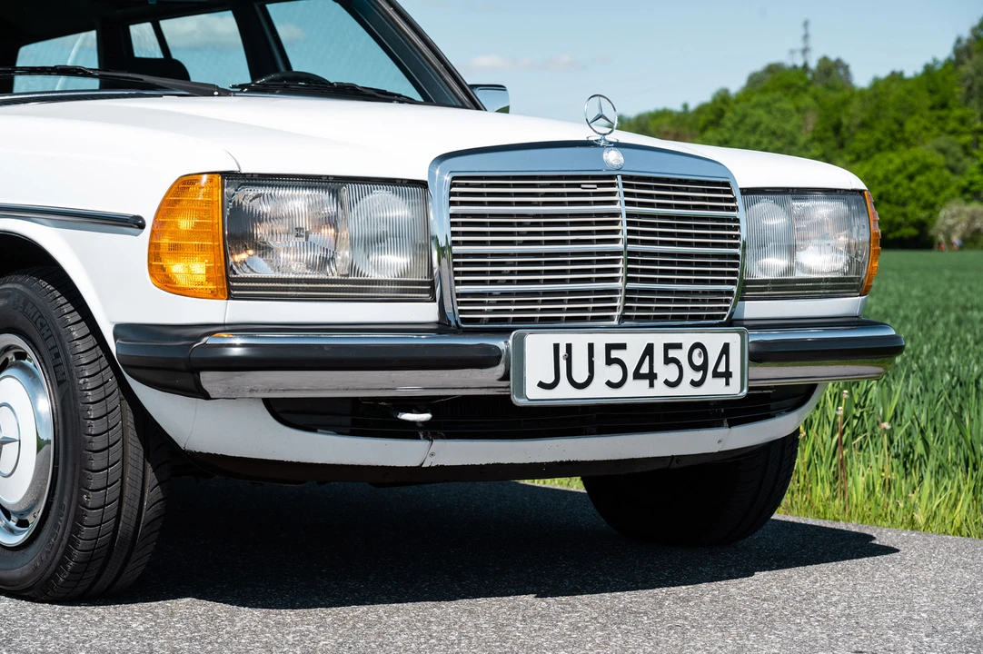 1985 Mercedes-Benz W124 E-Class - Image 28 of 31
