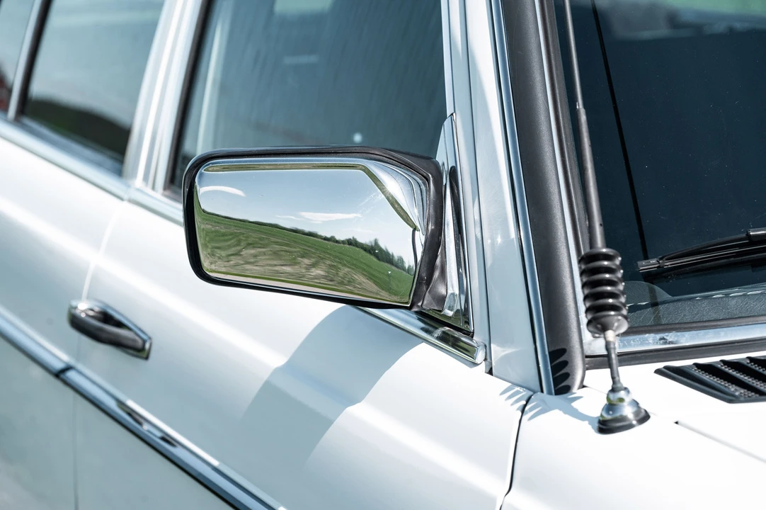 1985 Mercedes-Benz W124 E-Class - Image 30 of 31