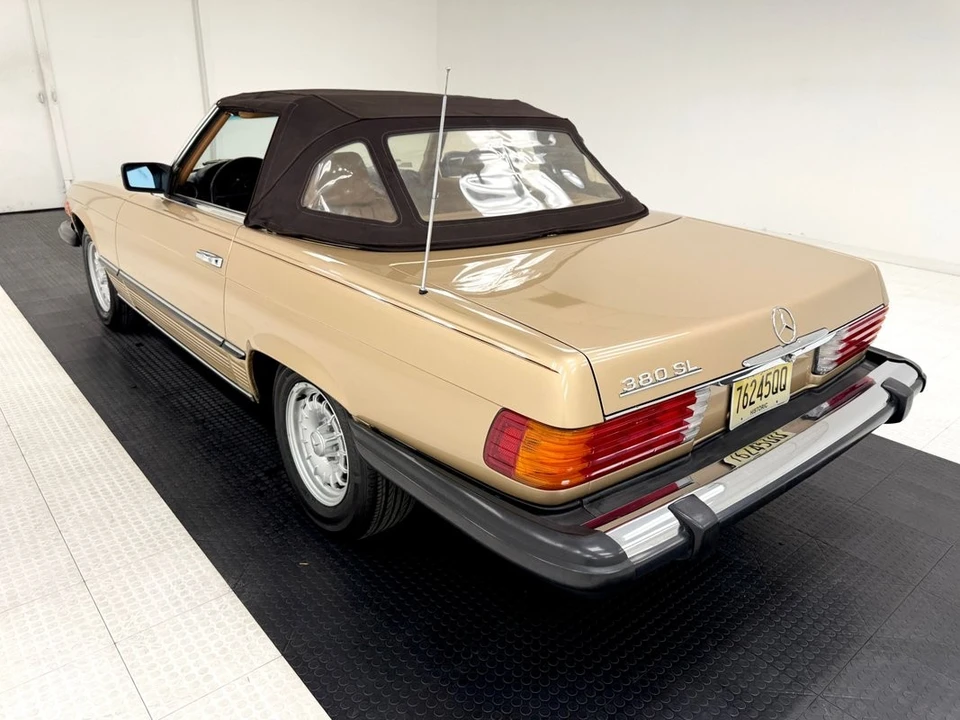1985 Mercedes-Benz R107 SL-Class - Image 8 of 31