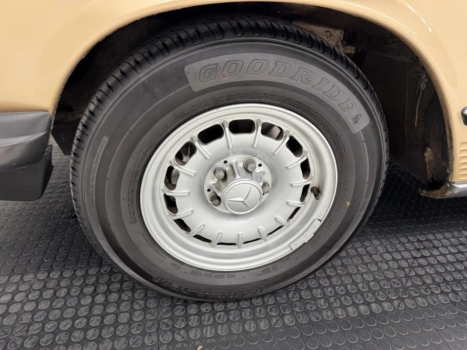 1985 Mercedes-Benz R107 SL-Class - Image 18 of 31
