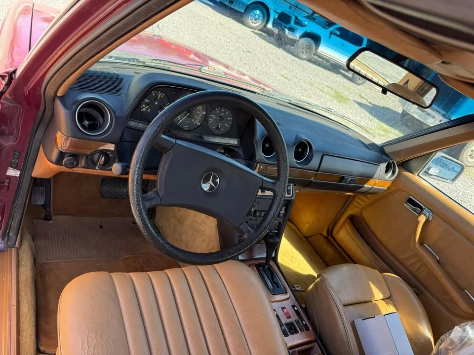 1985 Mercedes-Benz W124 E-Class - Image 2 of 8