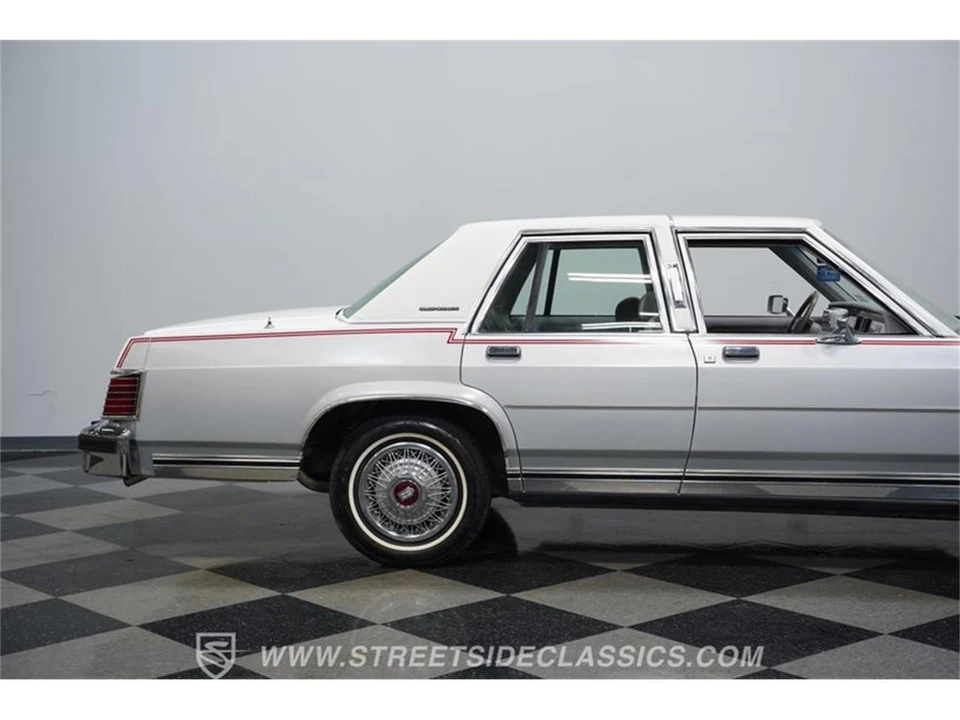1985 Mercury Grand Marquis - Image 27 of 31