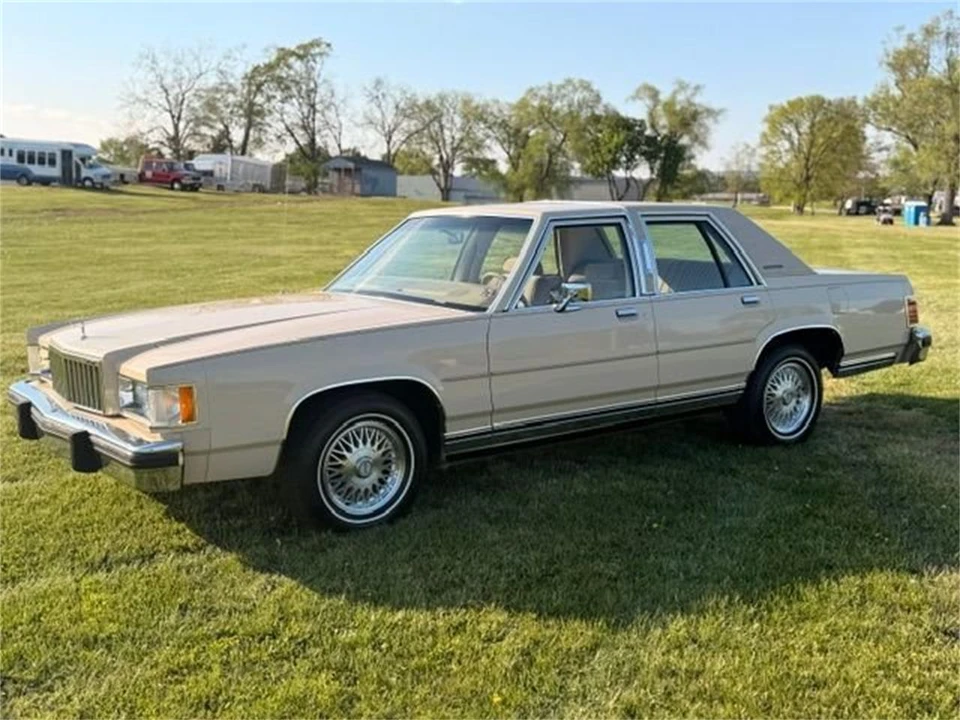 1985 Mercury Grand Marquis - Image 13 of 30