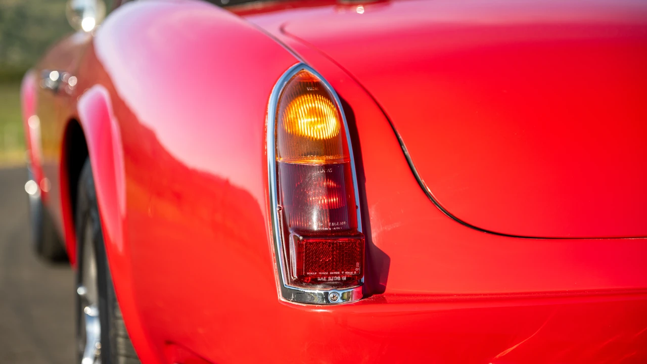 1985 Modena - Image 27 of 31