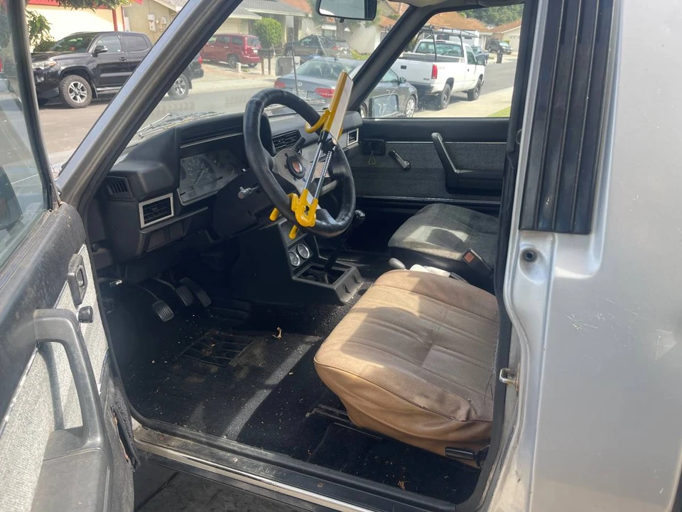 1985 Nissan Frontier - Image 6 of 7
