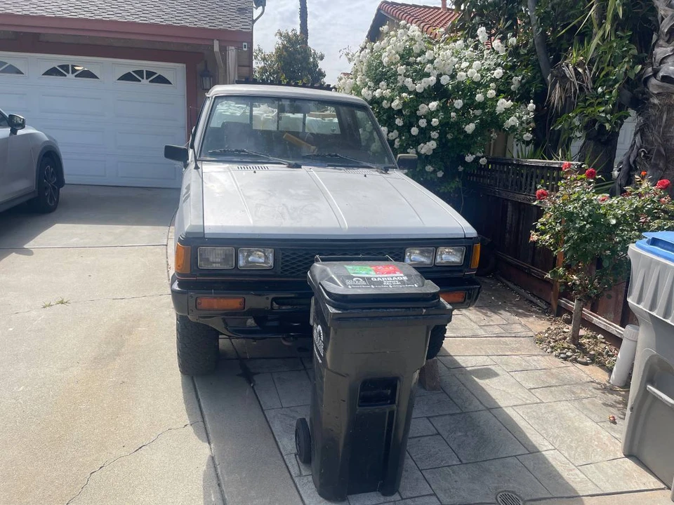 1985 Nissan Frontier - Image 3 of 7