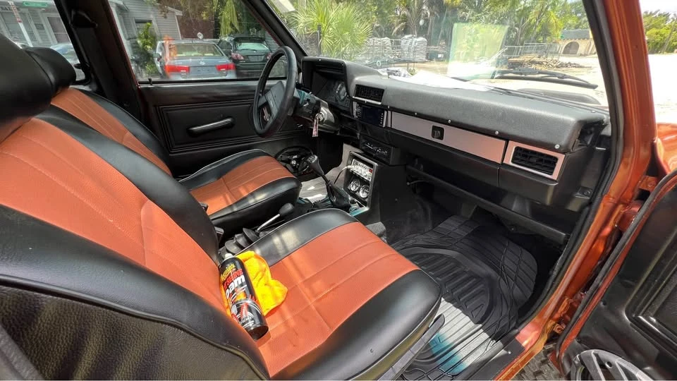1985 Nissan - Image 10 of 17