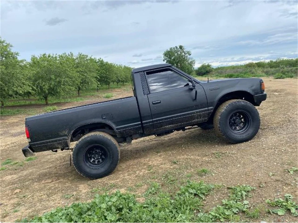 1985 Nissan Frontier - Image 11 of 13