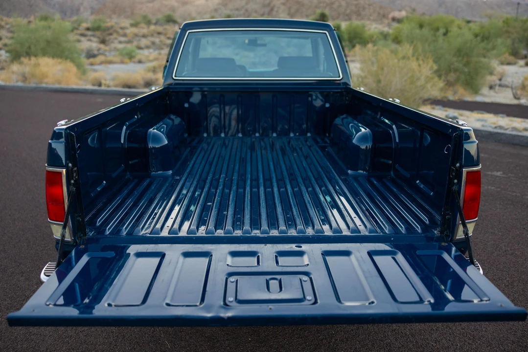 1985 Nissan - Image 22 of 31