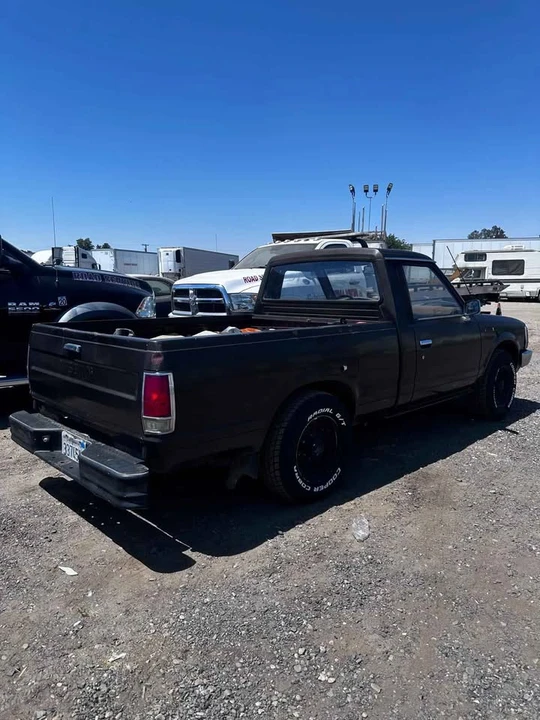 1985 Nissan Frontier - Image 3 of 13