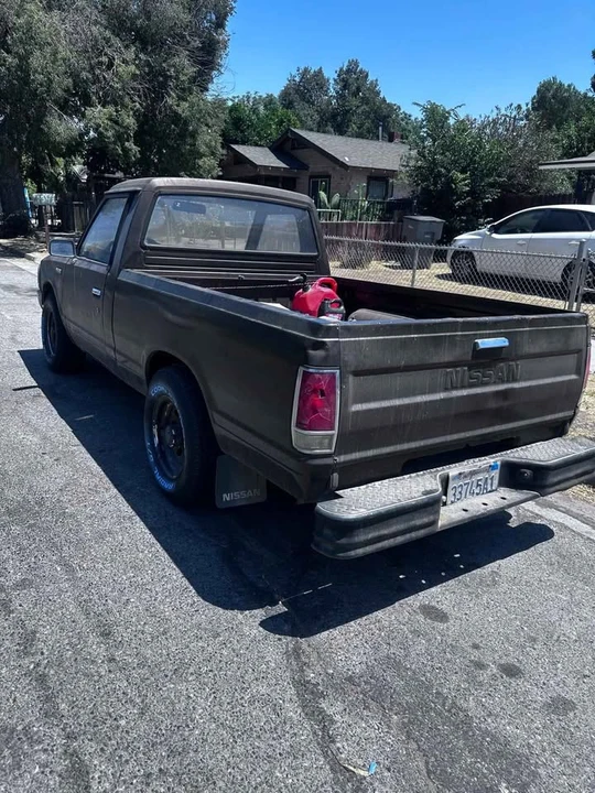 1985 Nissan Frontier - Image 4 of 13