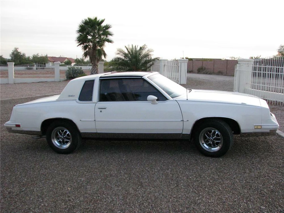 1985 Oldsmobile Cutlass 5th Gen - Image 4 of 4