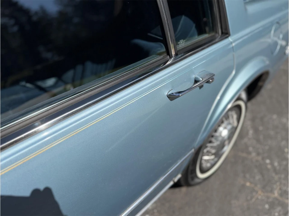 1985 Oldsmobile 98 - Image 10 of 31