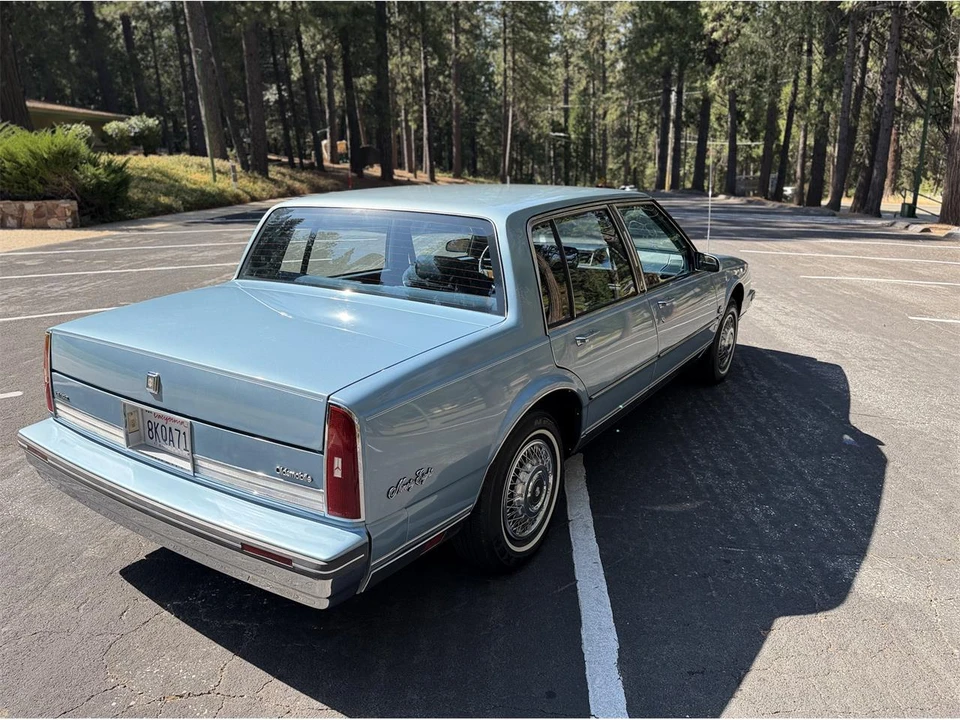 1985 Oldsmobile 98 - Image 6 of 31