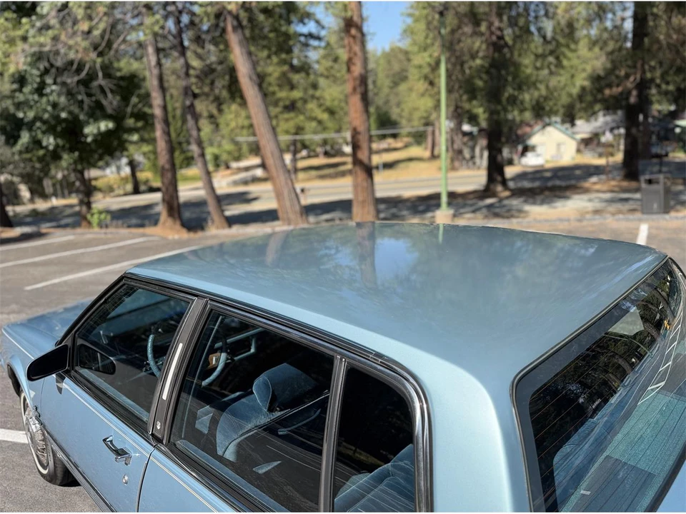 1985 Oldsmobile 98 - Image 22 of 31