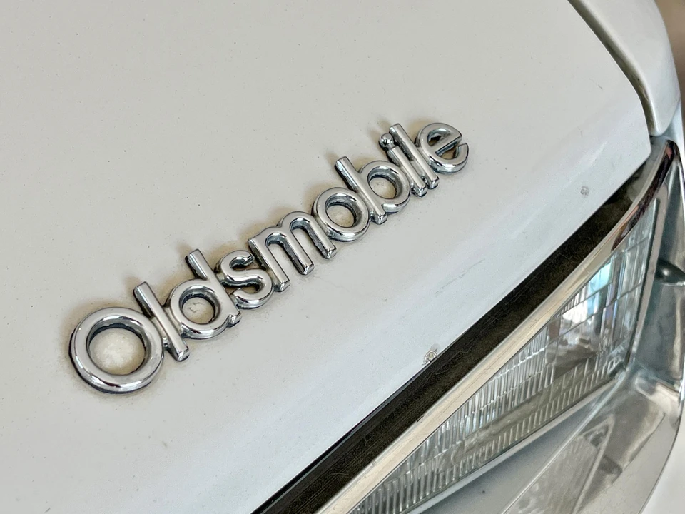 1985 Oldsmobile Calais - Image 19 of 31