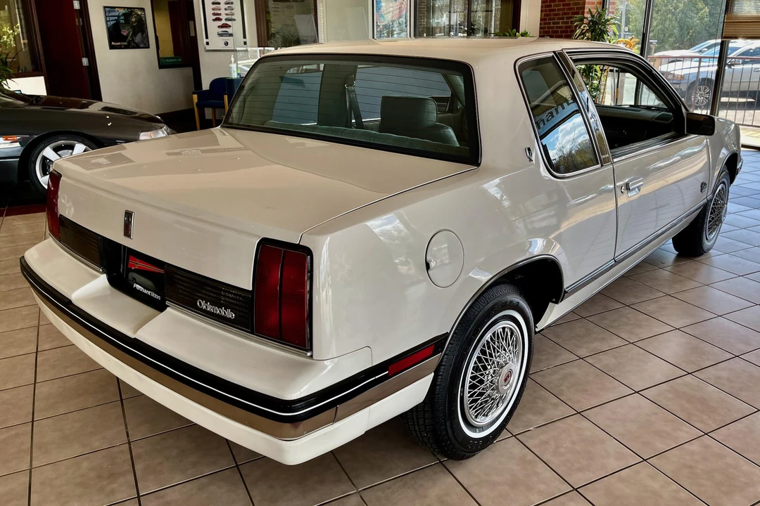 1985 Oldsmobile Calais - Image 6 of 31