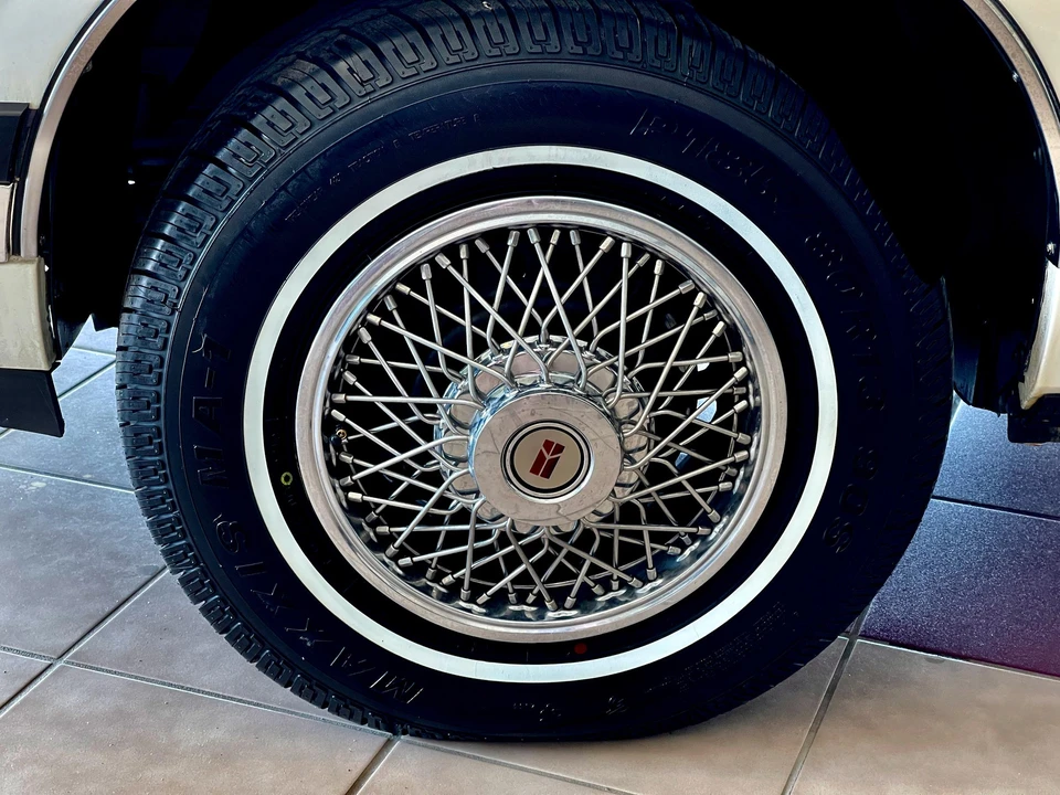1985 Oldsmobile Calais - Image 25 of 31