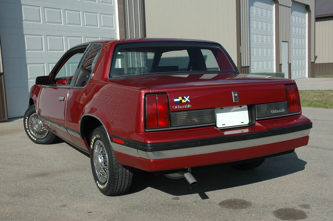 1985 Oldsmobile Calais - Image 9 of 31